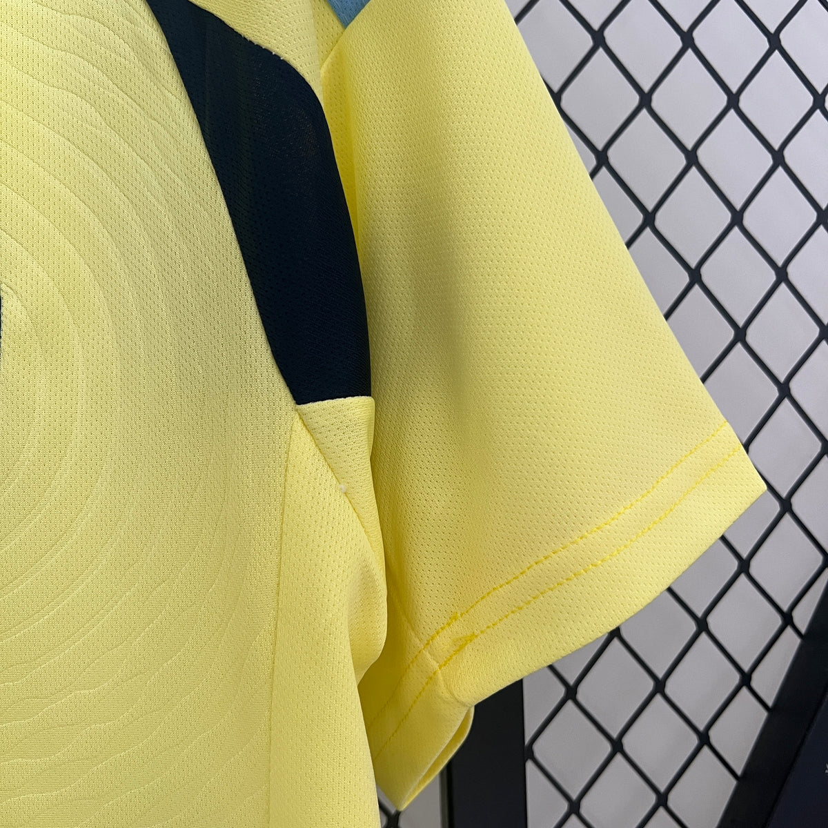 2024/25 Sweden Home Soccer Jersey (Gyökeres Jersey)