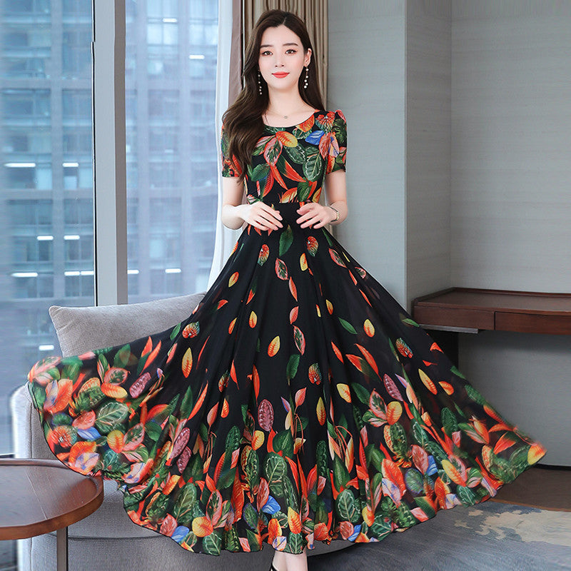 Elegant Pleated Round Neck Printed Midi Dress with Waist Detail