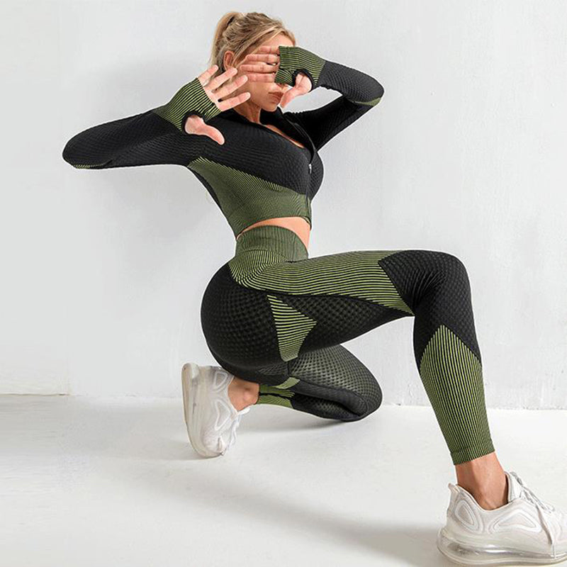3 PCS- Look Comfortable and Fit with the Seamless Sports Set: Design that Lifts Hips and Supports Bust